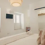 Naos - Beachside & Downtown