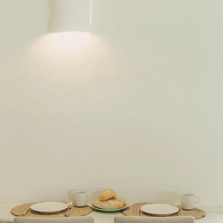 Naos - Beachside & Downtown Apartment *