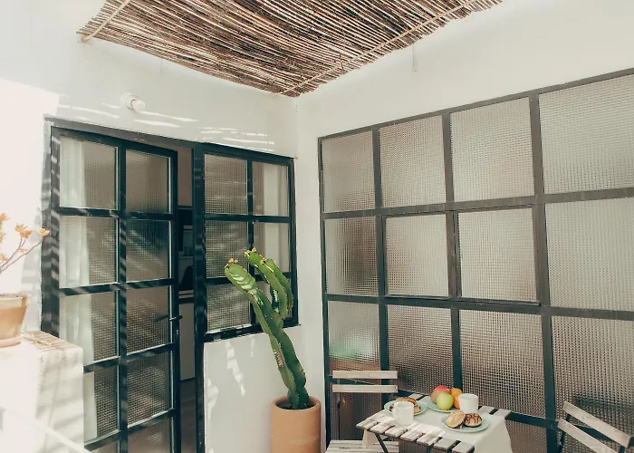 Naos - Beachside & Downtown アパート