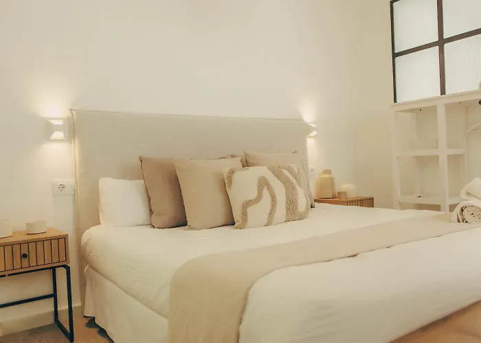 Naos - Beachside & Downtown アパート