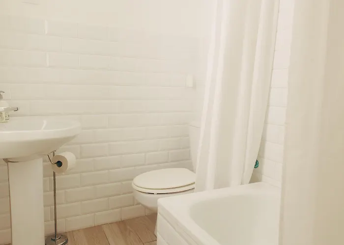 Naos - Beachside & Downtown