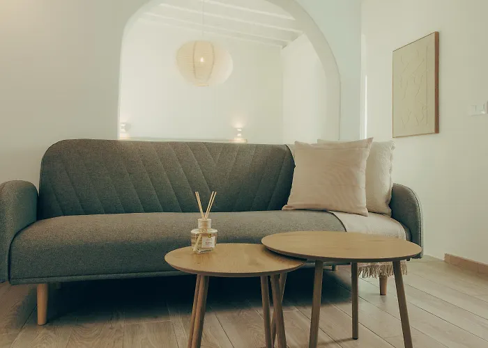 Naos - Beachside & Downtown *