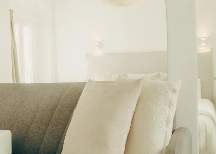 Naos - Beachside & Downtown *