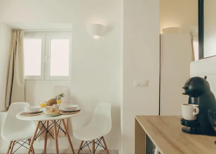 Naos - Beachside & Downtown アパート コニル・デ・ラ・フロンテラ