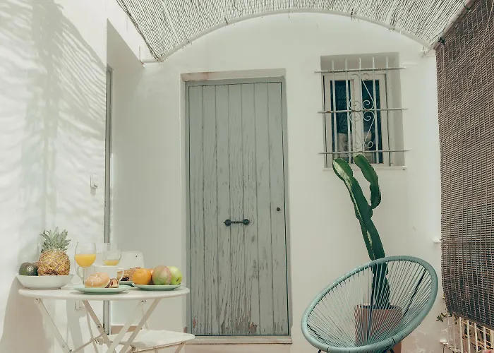 Naos - Beachside & Downtown * コニル・デ・ラ・フロンテラ